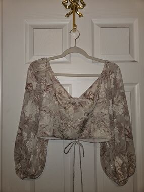 Miss Lola Floral V-Neck Cropped Peasant Top - Cream/Pink